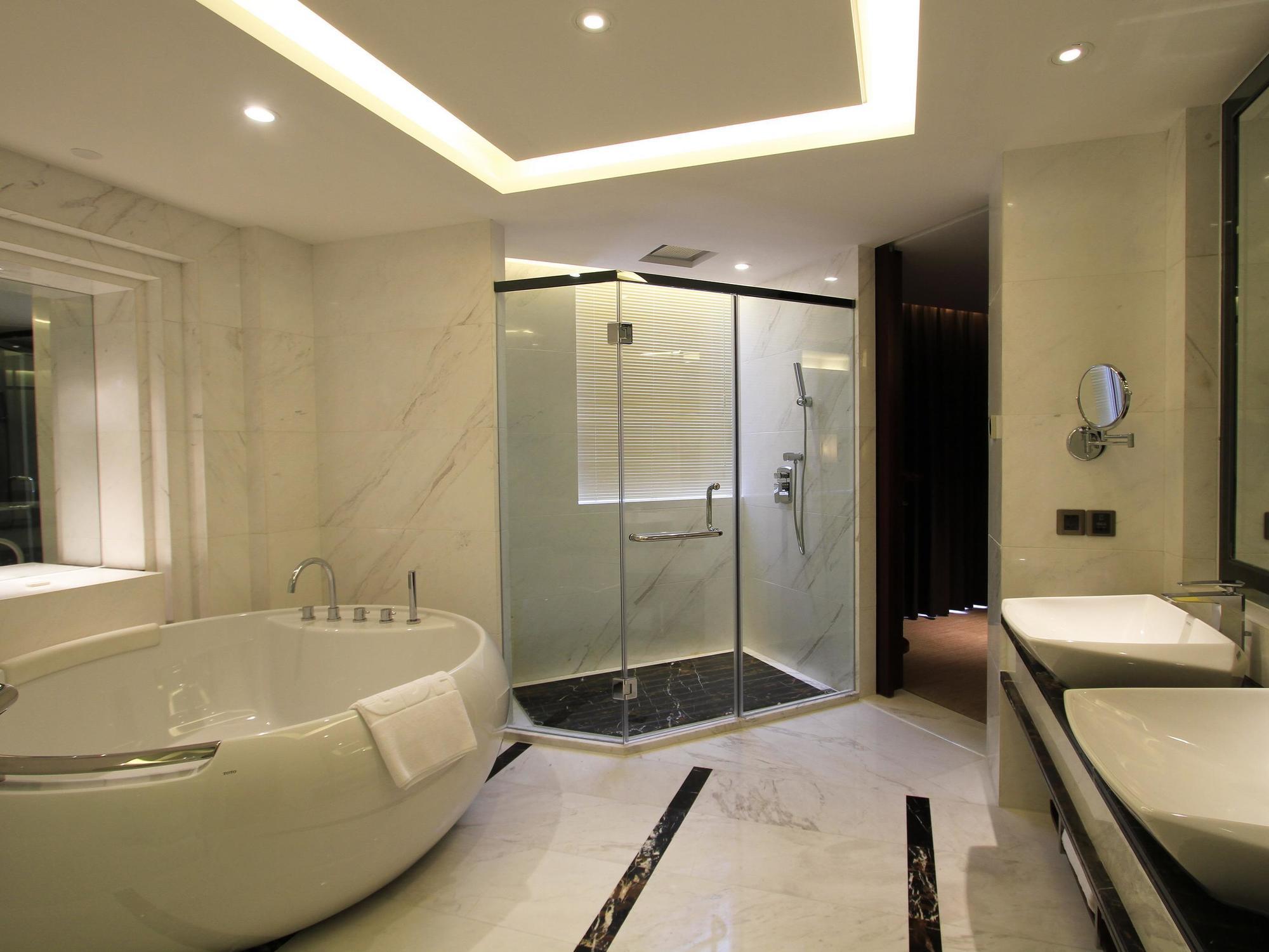 Zhangjiagang Zhonglian Gdh International Hotel Exterior foto
